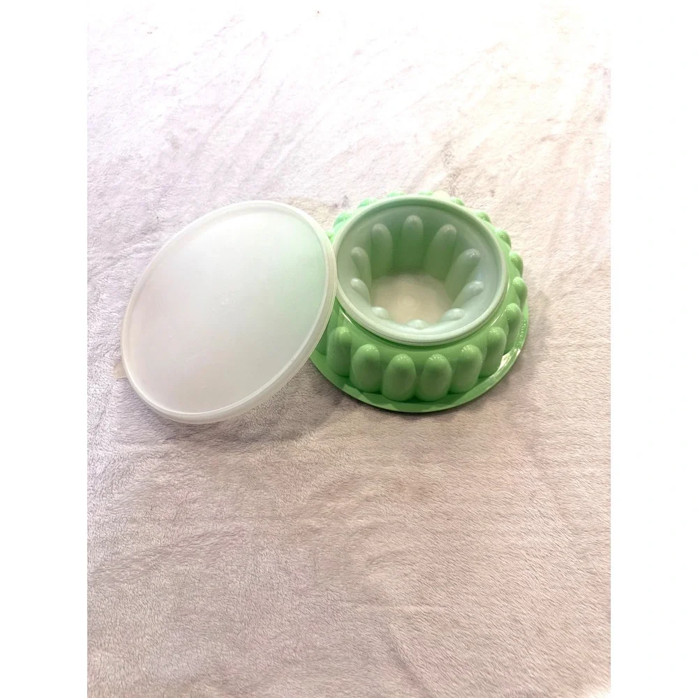 VTG Tupperware Jel-N-Serve Jello Mold Mint Green 1203-4 with Seals 4 Piece Set